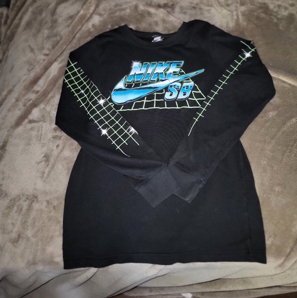 Boys Nike Longsleeve Tee - Picture 1 of 3